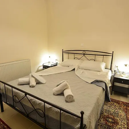 στροφυλιά Πανσιόν Κάτω Τρίκαλα Κορινθίας